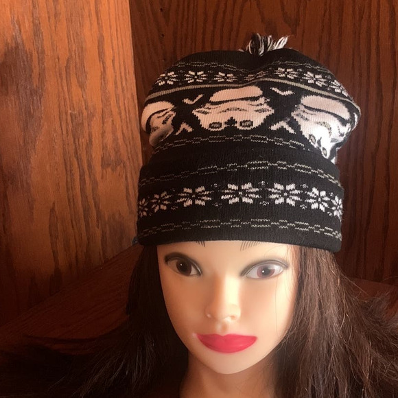 Star Wars StormTrooper Adult Beanie - Picture 2 of 3